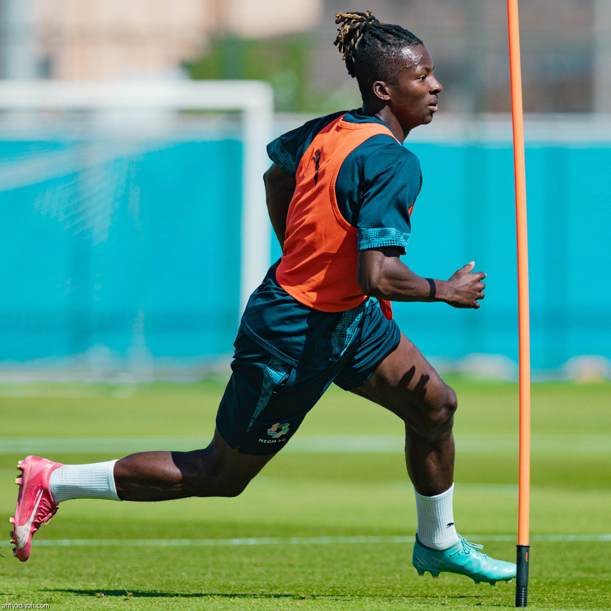 نيوم.. تكثيف لياقي