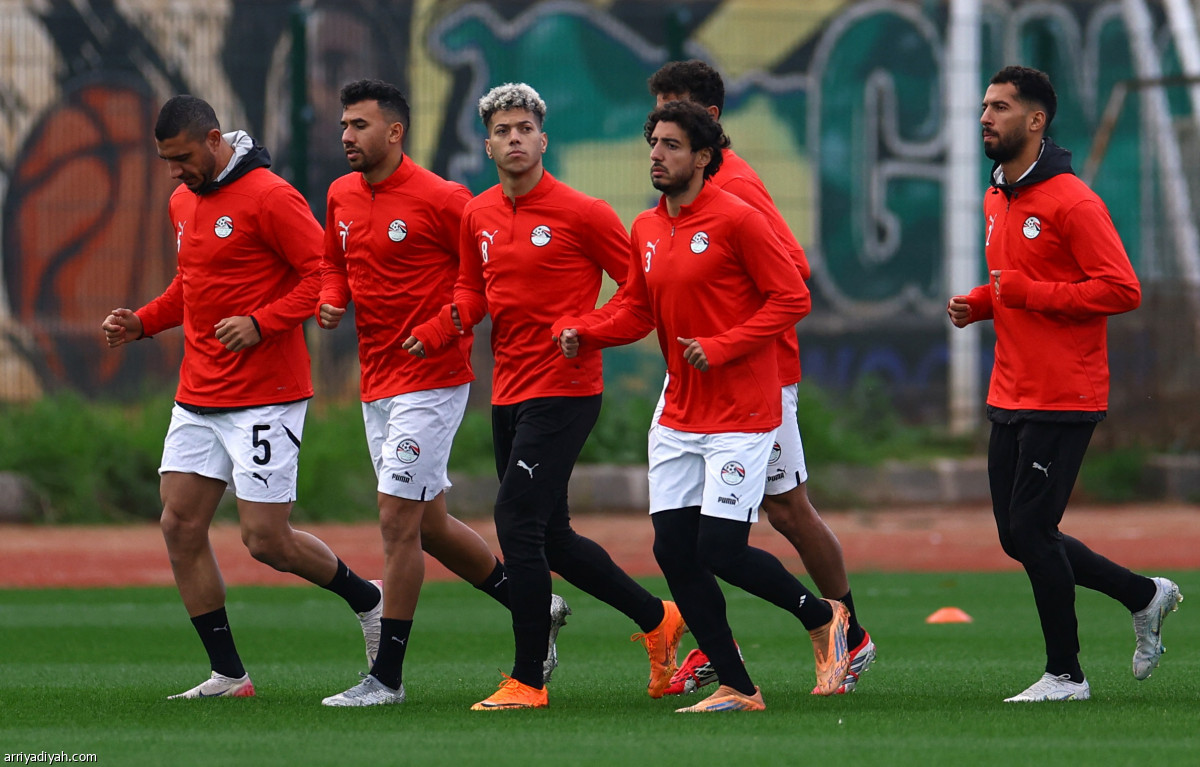 البرونز بين «الفراعنة» و«النسور»