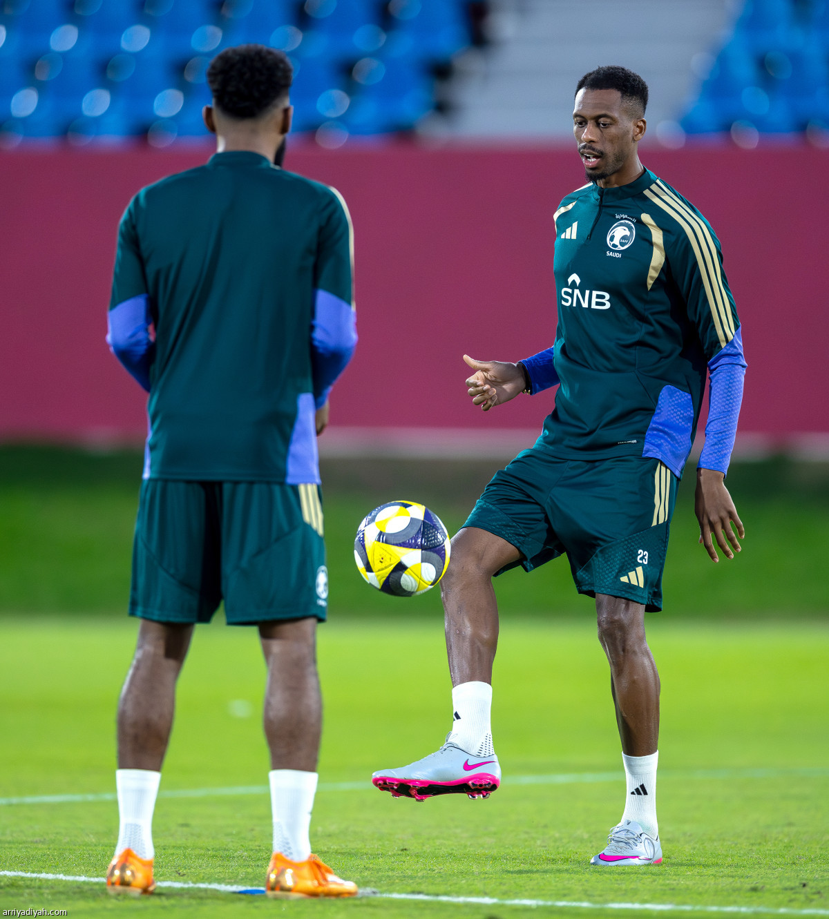 الأخضر يتأهب