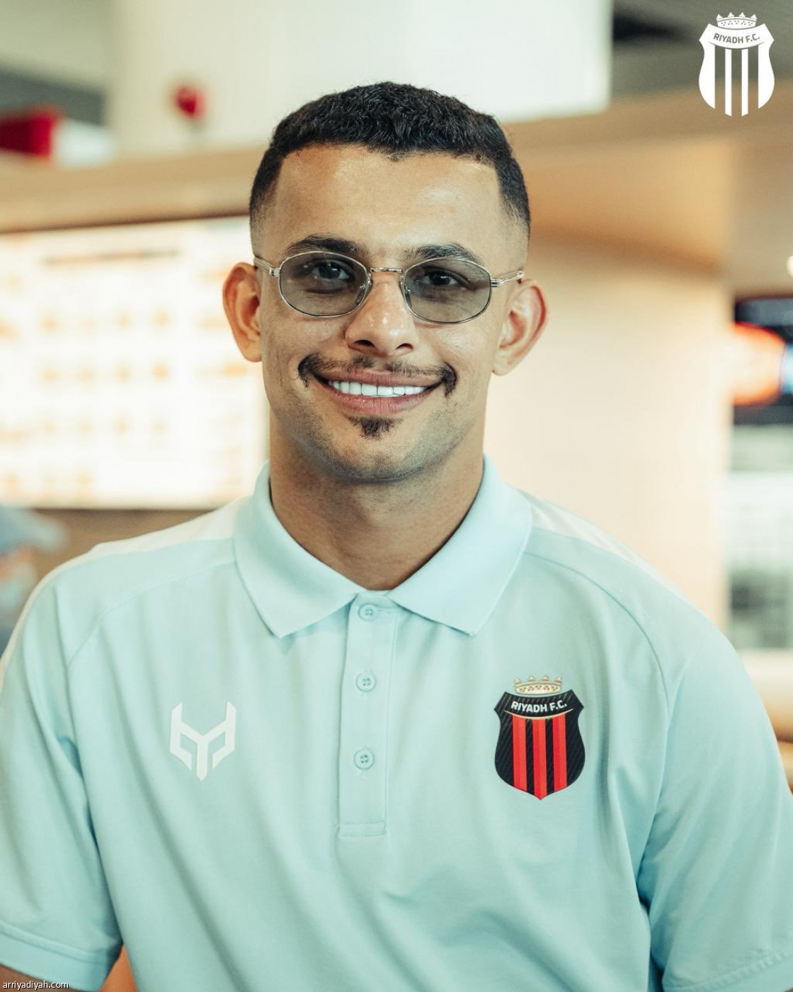 الرياض يغادر